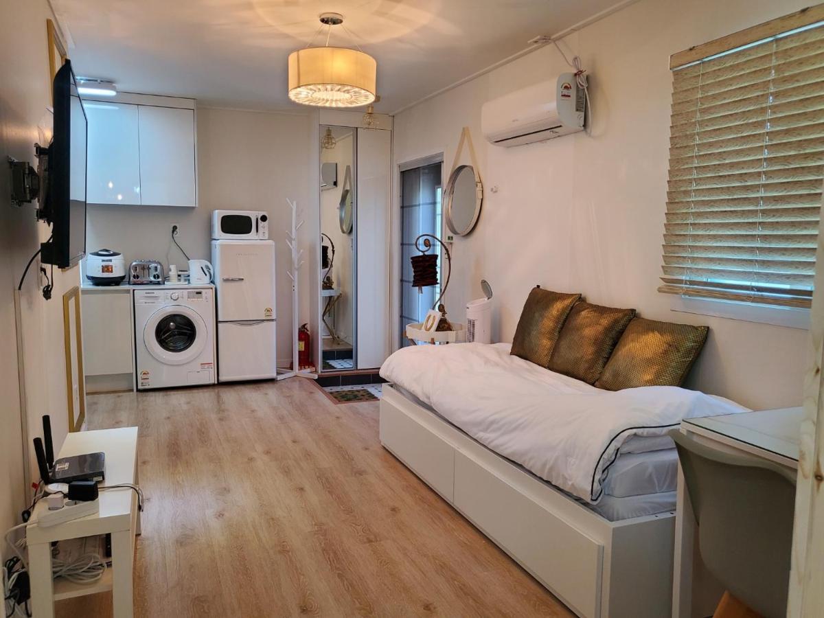 Hanihaus Sinchon-Ri Jeju Bagian luar foto