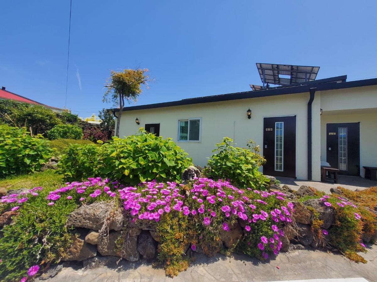 Hanihaus Sinchon-Ri Jeju Bagian luar foto