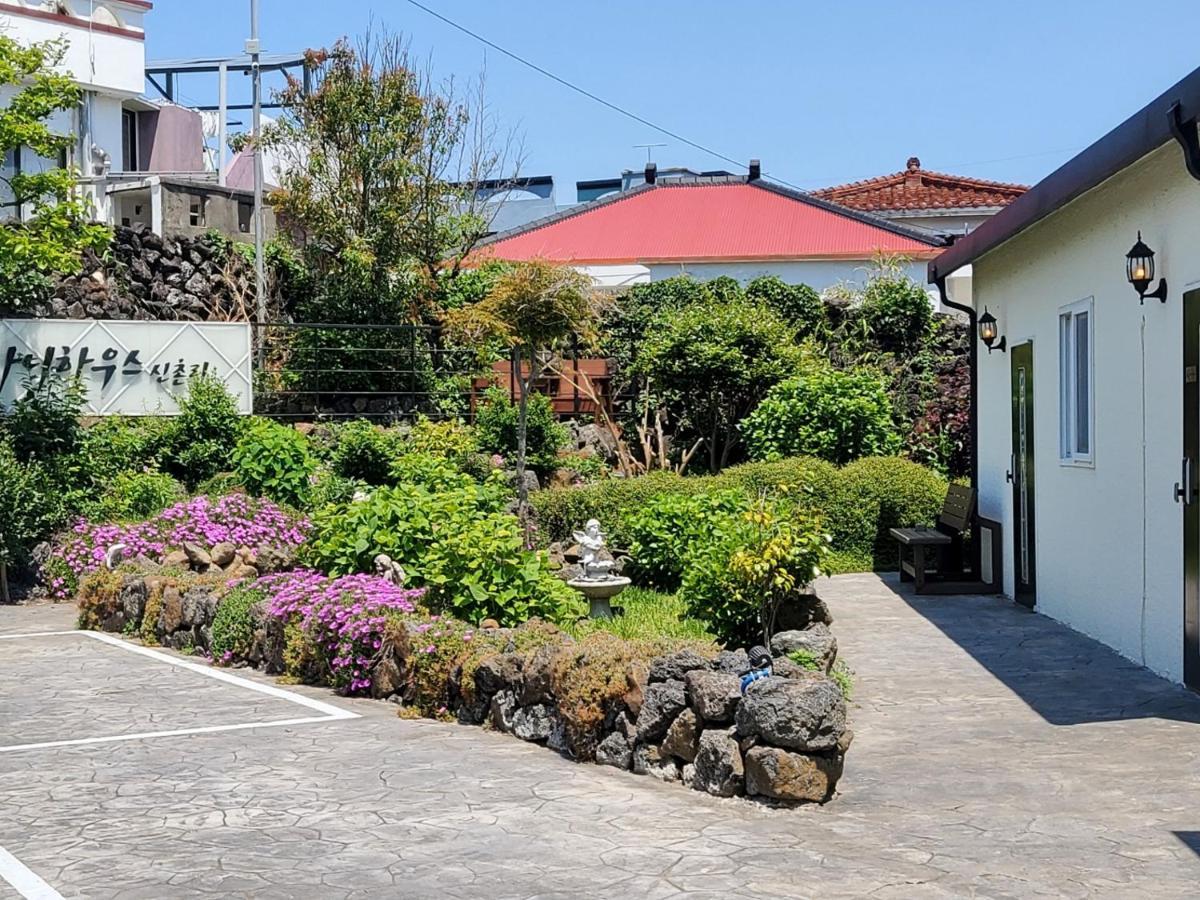 Hanihaus Sinchon-Ri Jeju Bagian luar foto