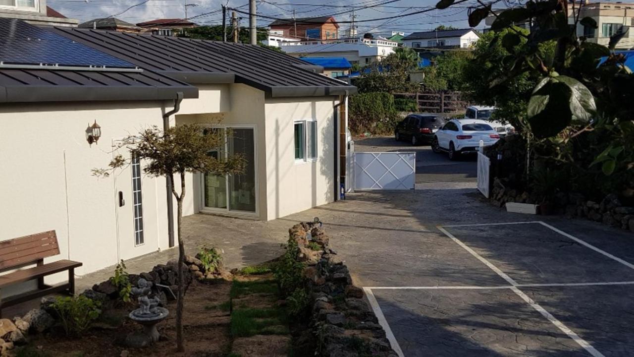 Hanihaus Sinchon-Ri Jeju Bagian luar foto