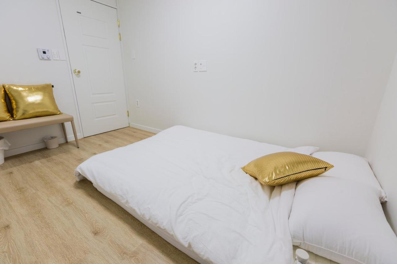 Hanihaus Sinchon-Ri Jeju Bagian luar foto